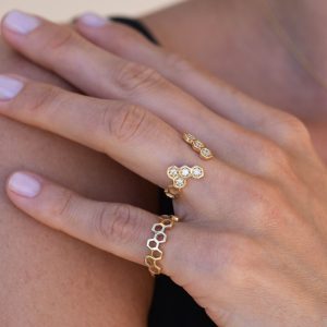 apis ring honeycombs gold white diamonds alveare jewelry