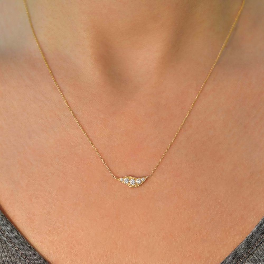 Nyx Necklace white diamonds gold alveare jewlery