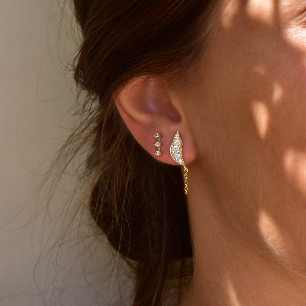 chain nyx earrings alveare jewelry white diamonds gold