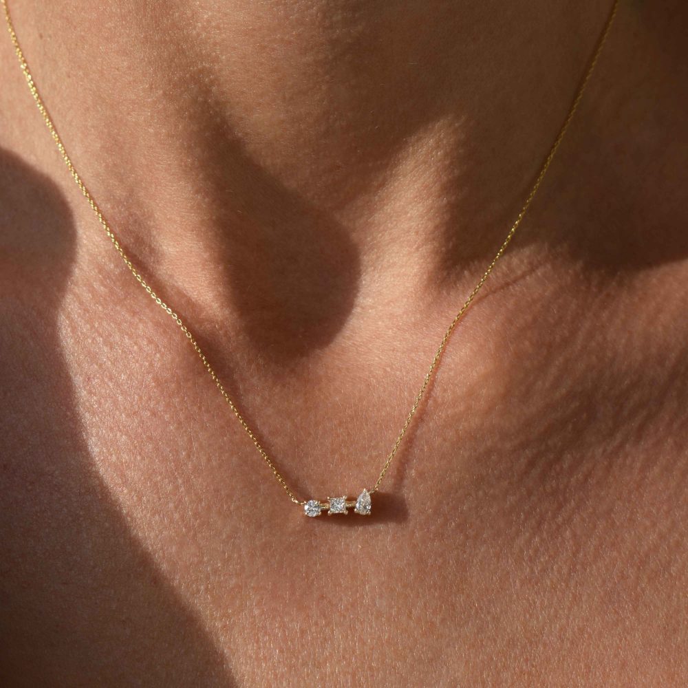 necklace white diamonds emeralds gold