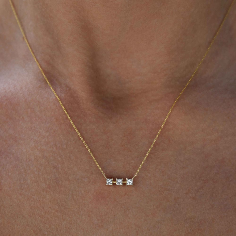 necklace white diamonds emeralds gold
